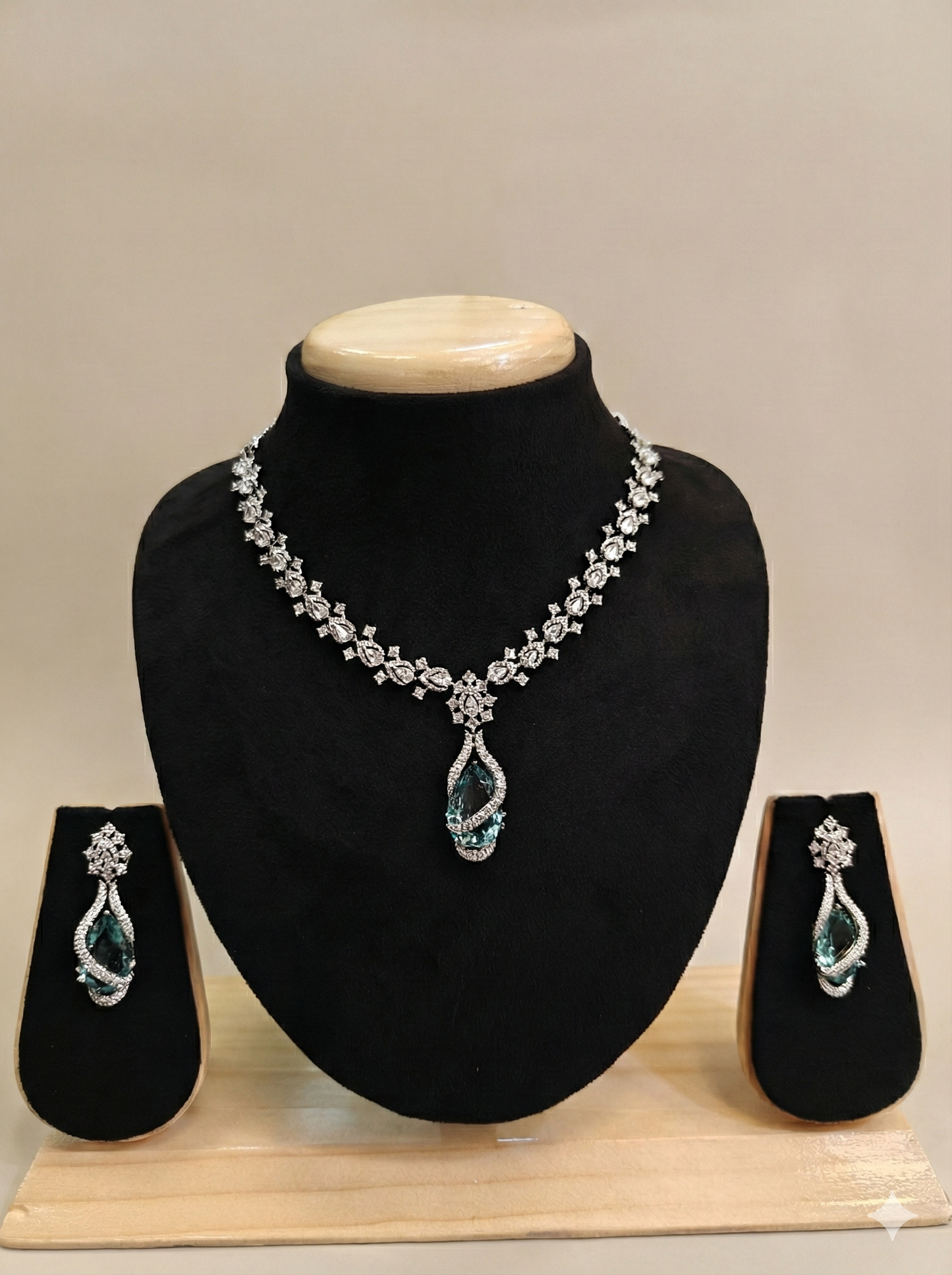 π Aqua Blue AD Statement Necklace Set