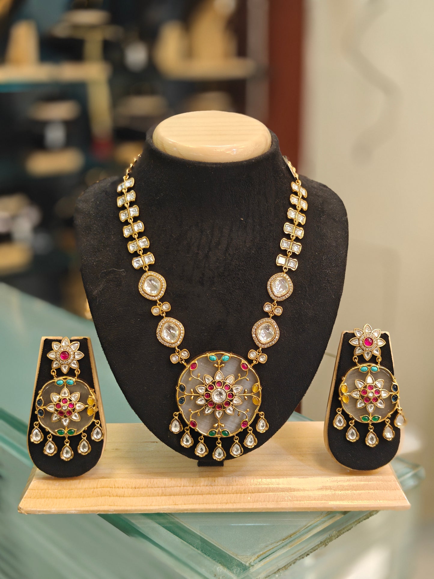 Exquisite Traditional Polki & Kundan Necklace Set