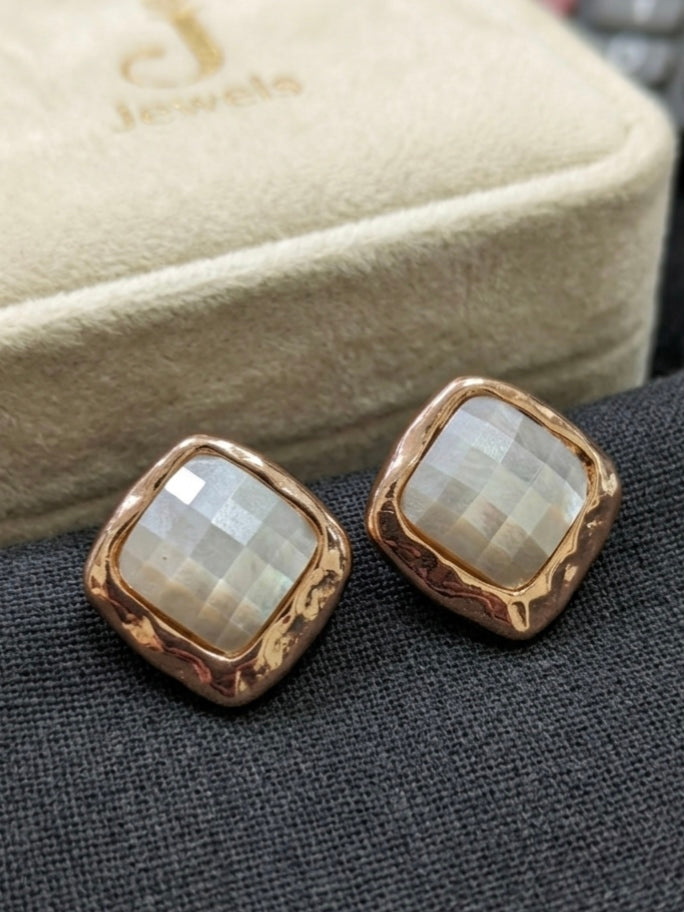 Jalparee Aura Geometric Mother of Pearl Stud Earrings – Rose Gold Textured Border