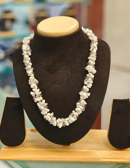 🤍 Snow White Chip Gemstone Clustered Statement Necklace Maala