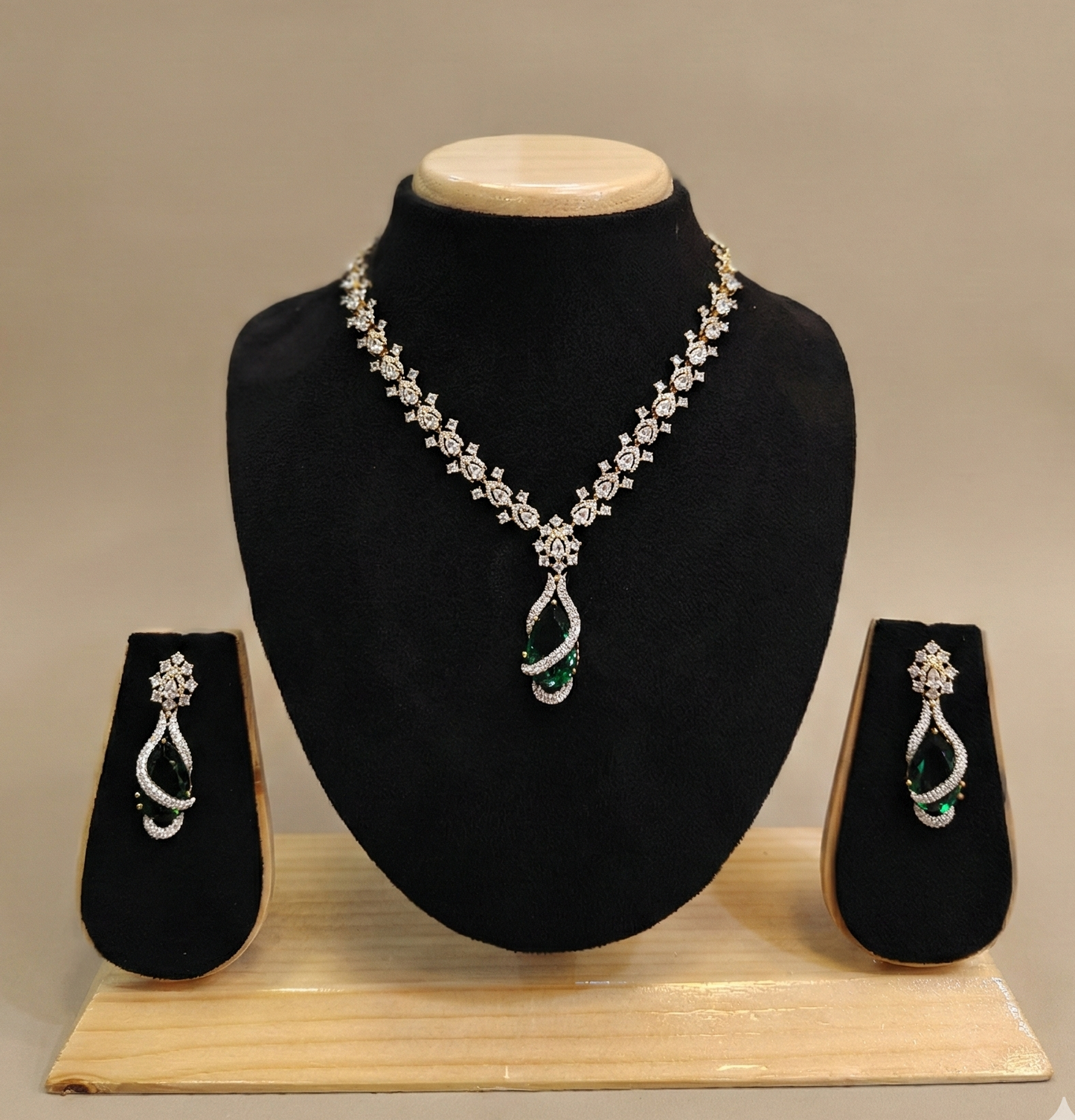 Dual-Tone Emerald Green AD Necklace Set