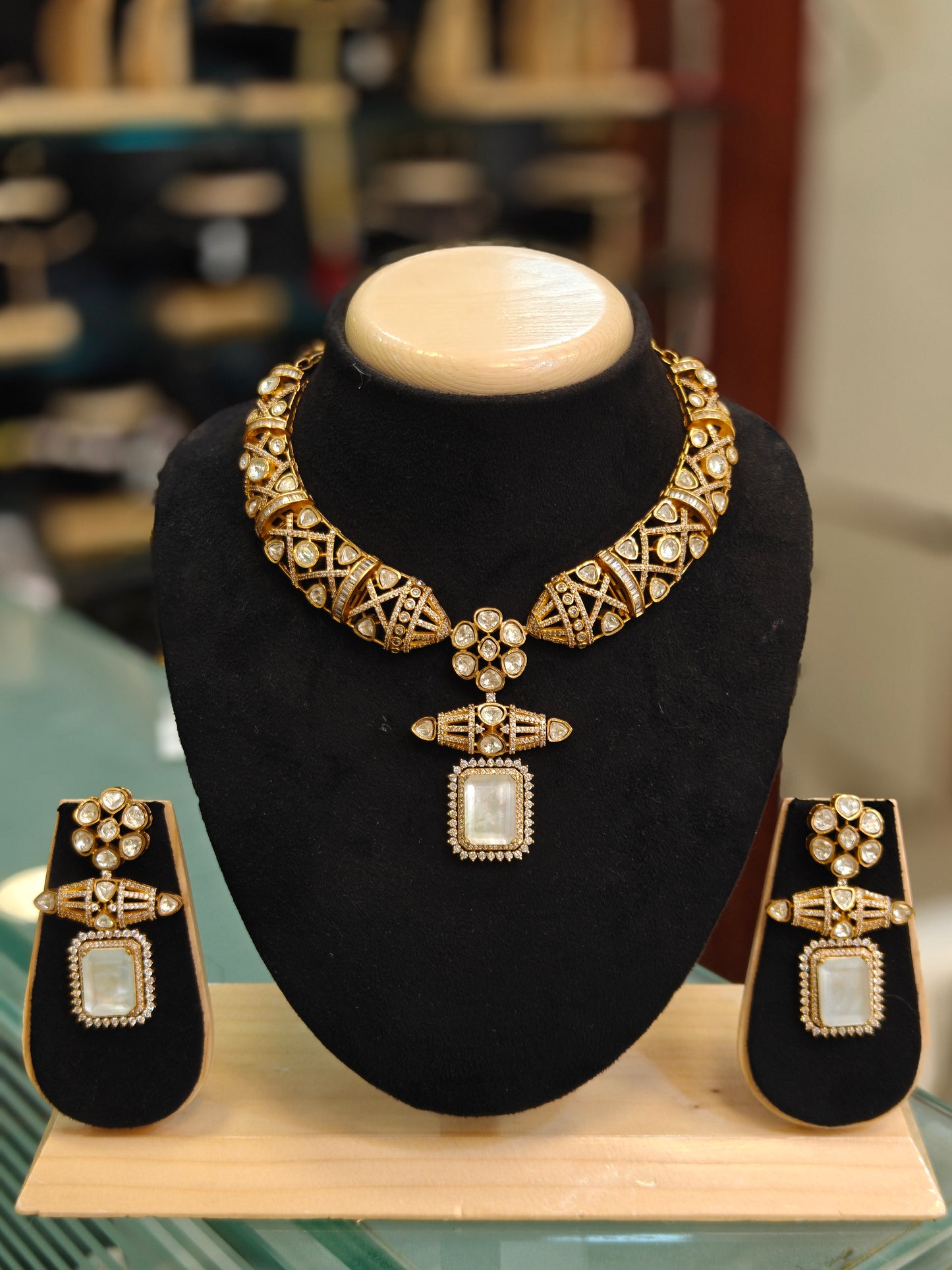 Exquisite Polki and Diamond-Look Necklace Set