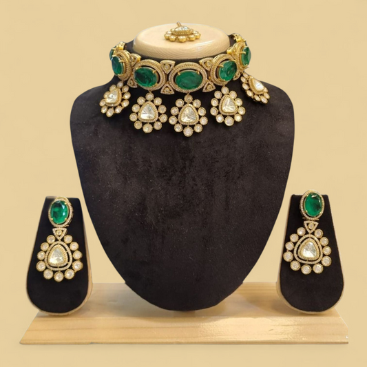 Traditional Green Emerald and Kundan Choker Necklace Set