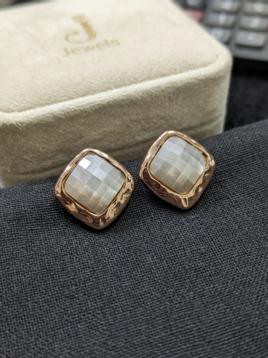 Jalparee Aura Geometric Mother of Pearl Stud Earrings – Rose Gold Textured Border