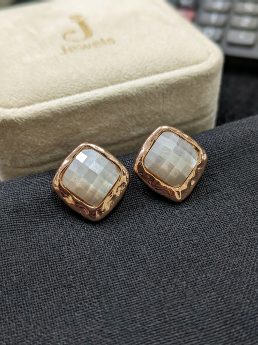 Jalparee Aura Geometric Mother of Pearl Stud Earrings – Rose Gold Textured Border
