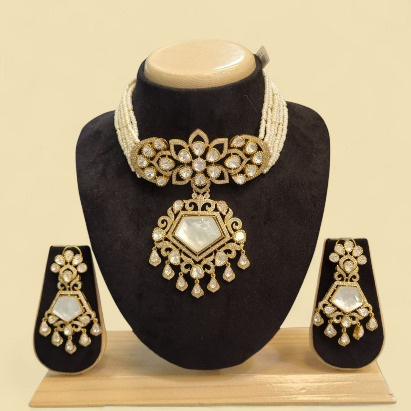 Mother of Pearl Traditional Necklace Set